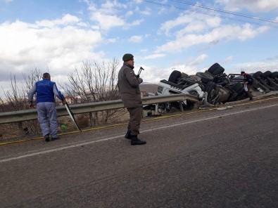 Tırın Yan Yattığı Kazada Sürücü Hayatını Kaybetti