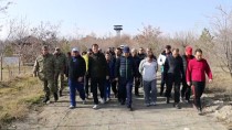 SINIR KARAKOLU - Türkiye-Ermenistan Sınırında Doğa Yürüyüşü