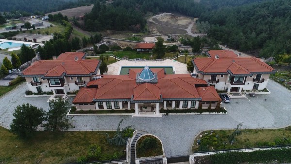 'FETÖ'nün Bursa'daki Malikanesi'ne el konuldu