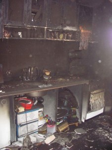6 Çocuk Annesi Kadının Evinde Çıkan Yangın Korkuttu