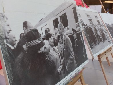 AVM 'De Atatürk Sergisi Açıldı