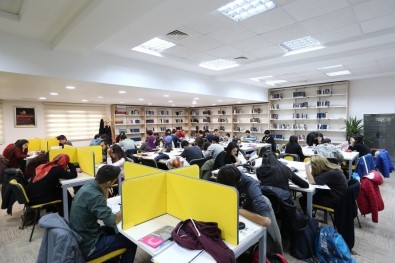Büyükşehir'in Kütüphane Hizmeti Takdir Topluyor