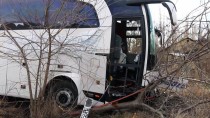 OTOBÜS ŞOFÖRÜ - Malatya'da Trafik Kazası Açıklaması 1 Ölü, 4 Yaralı