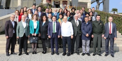 Nilüfer'de Belediye Ve Kaymakamlık Çalışanları Buluştu