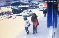 SERVİS OTOBÜSÜ - Otobüsün Çarptığı Yaya Hayatını Kaybetti