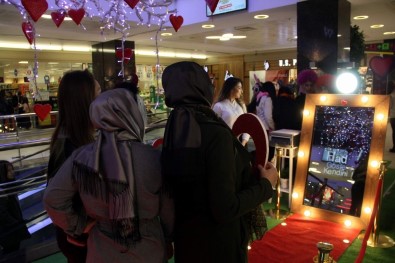 Samsun'da Sevgililer Günü'ne Özel 'Sihirli Ayna'