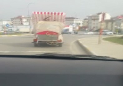 Trafikte Yürekleri Ağza Getiren Görüntüler Kamerada