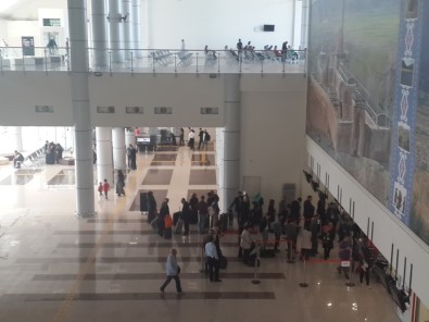 Ağrı Ahmed-İ Hani Havalimanı'nda 28 Bin 330 Yolcuya Hizmet Verildi