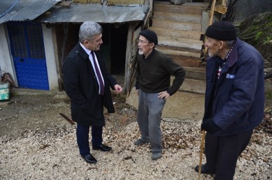 Başkan Yiğit Kar Kış Demeden Köyleri Ziyaret Ediyor