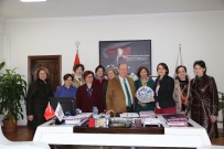 Çini Sanatı Kursiyerleri Başkan Özakcan'ı Ziyaret Etti