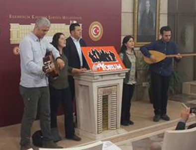 Grup Yorum üyeleri aranan teröristler listesinde