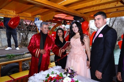 Manavgat Belediyesi'nden 14 Şubat Sevgililer Günü Kutlaması