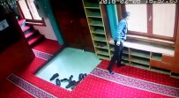 Namaz Vaktinde Camiyi Soymaya Kalktılar