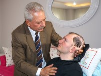 KIRMIZI IŞIK - Ambulansın Çarptığı Gencin Hayatı Karardı