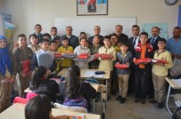 ROBOT - Başarı Öğrencilere Spor Malzemesi Dağıtıldı