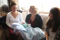 BEBEK BAKIMI - Büyükşehirin 'Hoş Geldin Bebek' Projesi Devam Ediyor