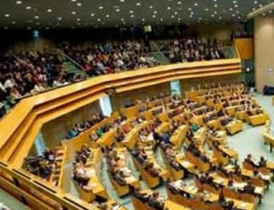 Hollanda Parlamentosu'nda Zeytin Dalı oturumu