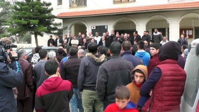 İsrail Askerlerinden 'Zeytin Ağacı Diken Filistinlilere' Müdahale