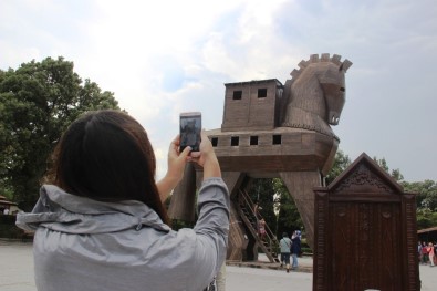 Troia'yı Bir Yılda 329 Bin Kişi Ziyaret Etti