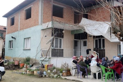 Alaşehir'de Karbonmonoksit Zehirlenmesi Açıklaması 1 Ölü