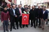 KIRAÇ - Karabük'te Esnafa Türk Bayrağı Dağıtıldı