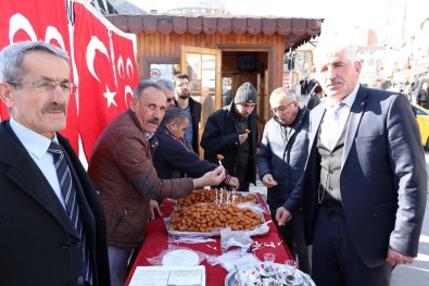 MHP Gümüşhane'de Afrin Şehitleri İçin Lokma Dağıttı