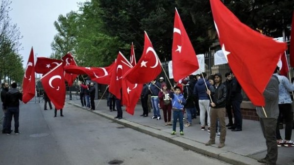 Türkler nöbet tuttu, teröristler yaklaşamadı