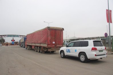 BM yardım konvoyu Suriye'ye geçti