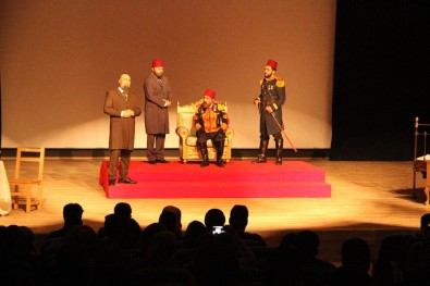 'Gök Sultan Abdülhamit Han' Adlı Tiyatro Oyunu Beyşehirli Tiyatro Severlerle Buluştu