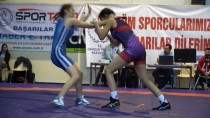 HÜSEYİN PEHLİVAN - Türkiye Yıldız Bayanlar Güreş Şampiyonası Başladı