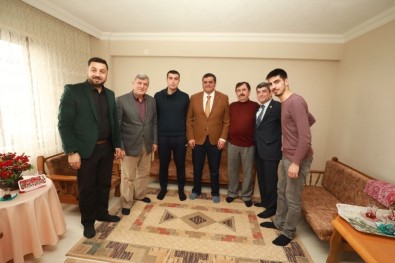 Başkan Karaosmanoğlu'ndan Afrin Gazisine Ziyaret