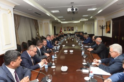 Malazgirt Ziraat Odası Başkanı Kılıç, Bakan Fakıbaba'yla Görüştü