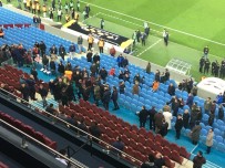 Trabzonsporlu Yöneticilerle Taraftarlar Arasında Tartışma Yaşandı