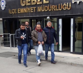 Kocaeli'de Park Halindeki 95 Aracın Aküsünü Çalan Hırsızlar Yakalandı