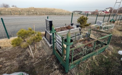 Van Büyükşehir Belediyesi Mezarlıkları Yeniden Düzenlendi