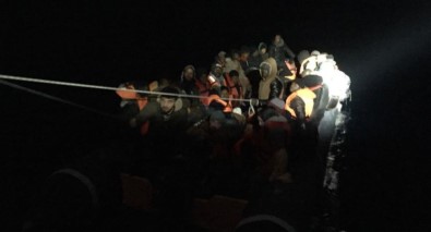 Kuşadası Körfezi'nde 50 Kaçak Göçmen Yakalandı