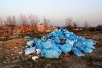 TIBBİ MALZEME - (Özel) Tıbbi Madde Atıklarını Mahalleye Döktüler