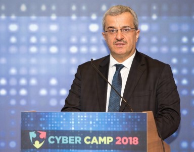 Siber Güvenlik Uzmanlarına Özel Eğitimler Verildi