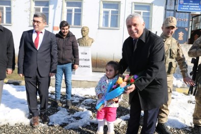 Vali Yıldırım, Köylülerle Buluştu