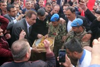 MUSTAFA KEMAL SAKAROĞLU - Afrin'e Giden Komandolara Baklava İkramı