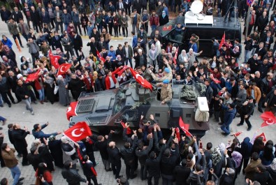 Mehmetçik Binlerce Vatandaş Tarafından Afrin'e Uğurlandı