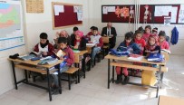 İBRAHİM HAKKI - Tillo'da öğrenci, öğretmen birlikte kitap okuyor