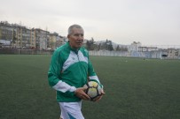 KARAÇAY - 69 Yaşındaki Şerif Kunt, Karaçay Gençlik Spor Kulübü'ne Transfer Oldu