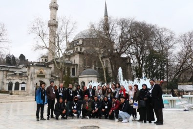 Avustralyalı Türk Asıllı Öğrenciler Eyüpsultan'ı Gezdi