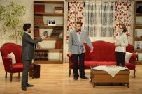 SUI GENERIS - 'Kocamın Nişanlısı' Tiyatro Oyunu Sahnelendi