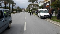 ALAADDIN KEYKUBAT - Motosikletle Cezaevi Aracı Çarpıştı Açıklaması 1 Yaralı