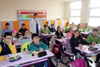 Nevşehir'de Öğrenciler Afrin'deki Mehmetçik İçin Mektup Yazdı