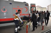 YUSUF İSLAM - Otomobil Tarlaya Uçtu Açıklaması 6 Yaralı