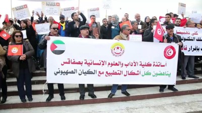 Tunus'ta Akademisyenlerden Protesto