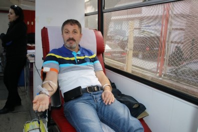 Türk Bayrağı Hediyeli Kan Bağışı